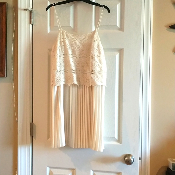 ***DRESS SALE*** - Picture 1 of 4